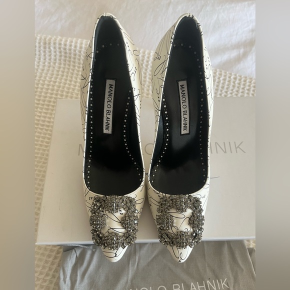 Manolo Blahnik Hangisi Decades of Love White - Picture 2 of 5
